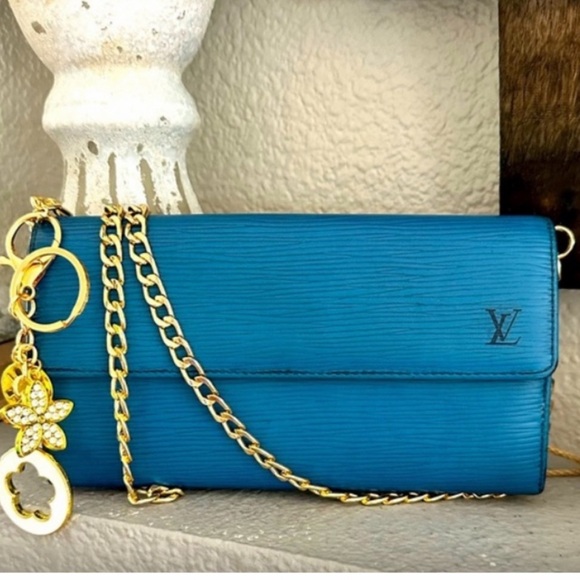 Louis Vuitton Handbags - Louis Vuitton Epi Porte Feuille Sarah leather long bifold Wallet / crossbody